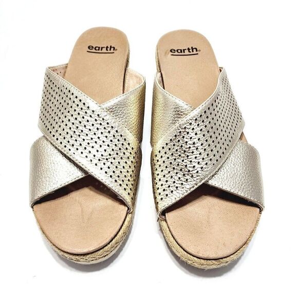Earth Modena Marigold Sandals Women's Size 8 M Gold Perforated Leather Slides - Picture 4 of 8